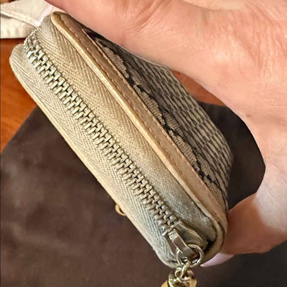 Gucci Beige and Black Diamanté Patterned Wallet - Picture 3 of 12